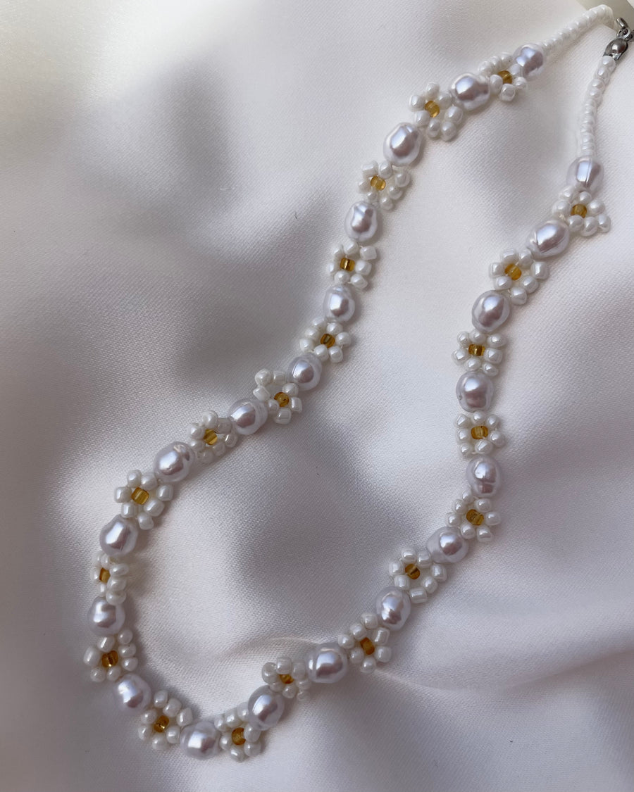 Daisy Pearl Necklace